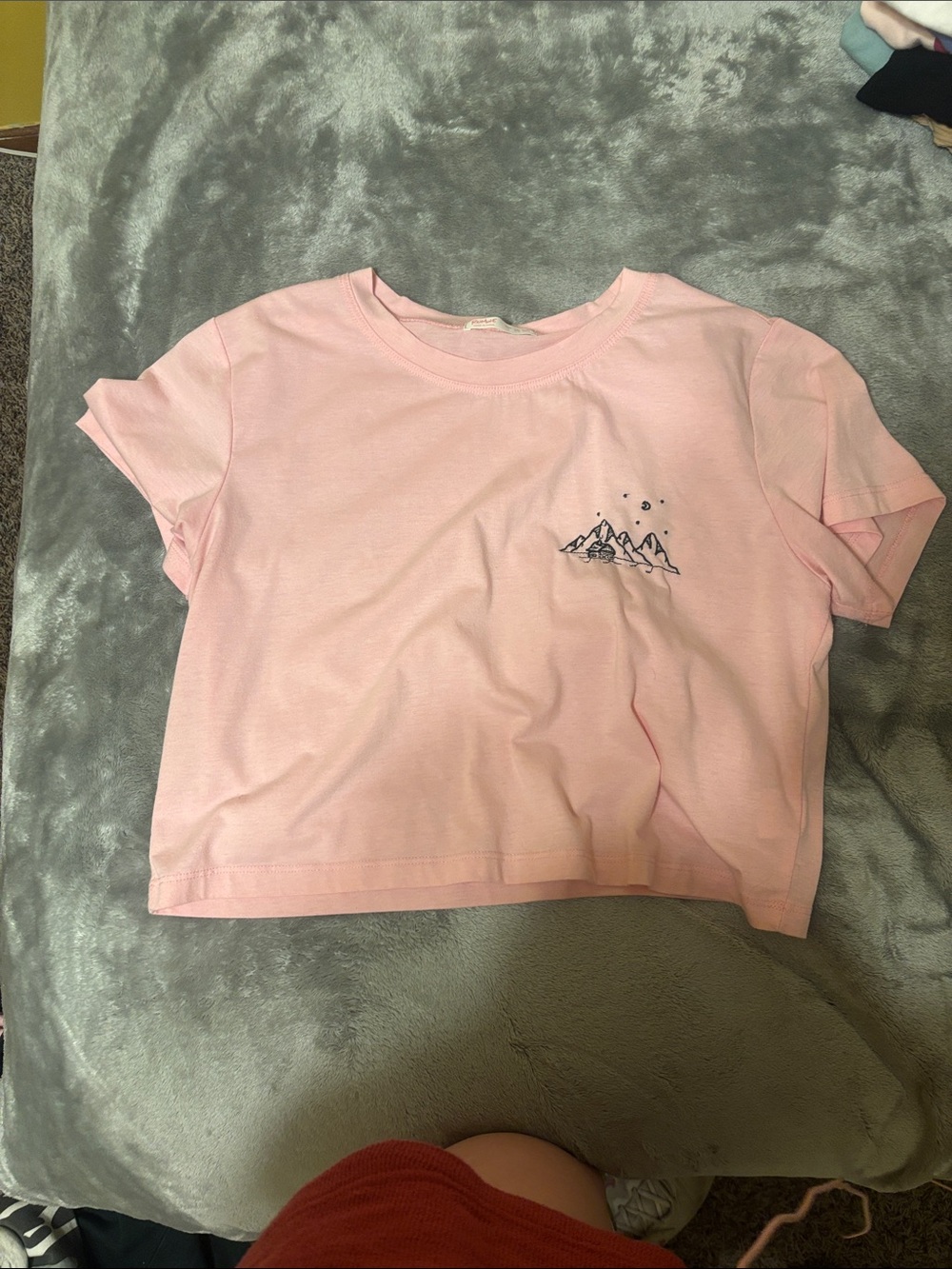 ROMWE Light Pink Mountain Graphic Crop Tee